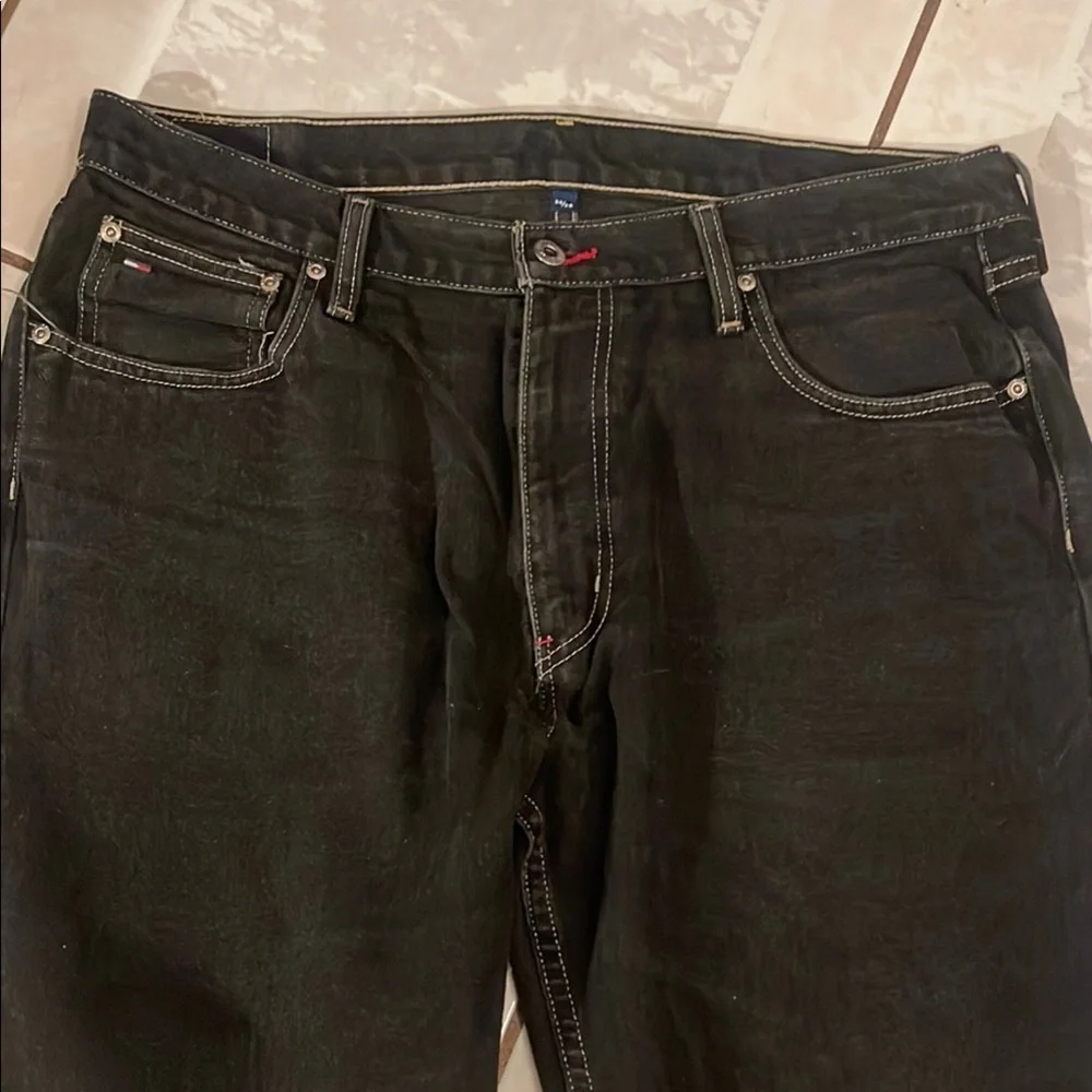 Vintage Tommy Hilfiger Black Straight-Leg Jeans with Classic Design